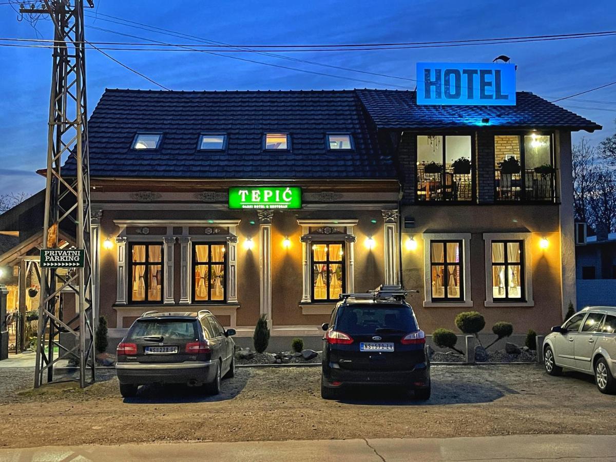 Tepic Garni Hotel Temerin Exteriör bild
