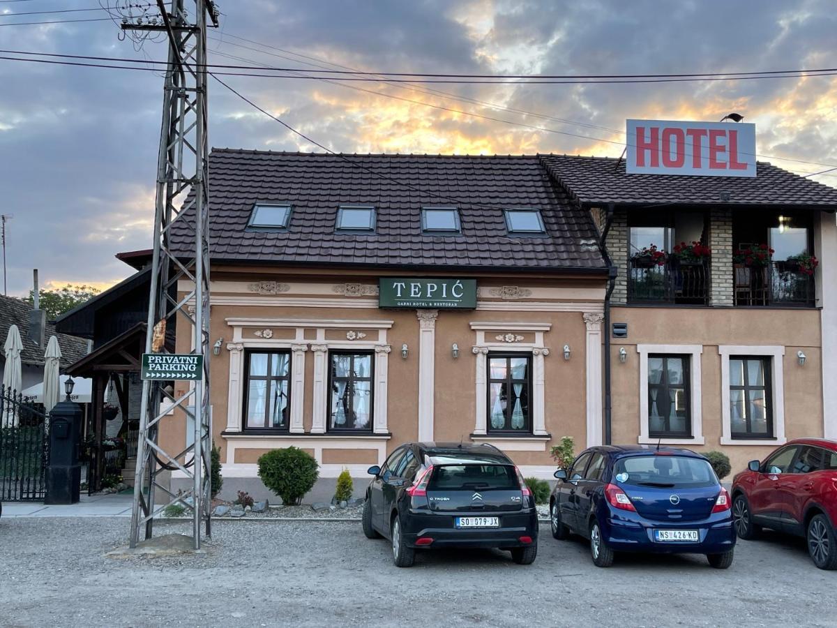 Tepic Garni Hotel Temerin Exteriör bild